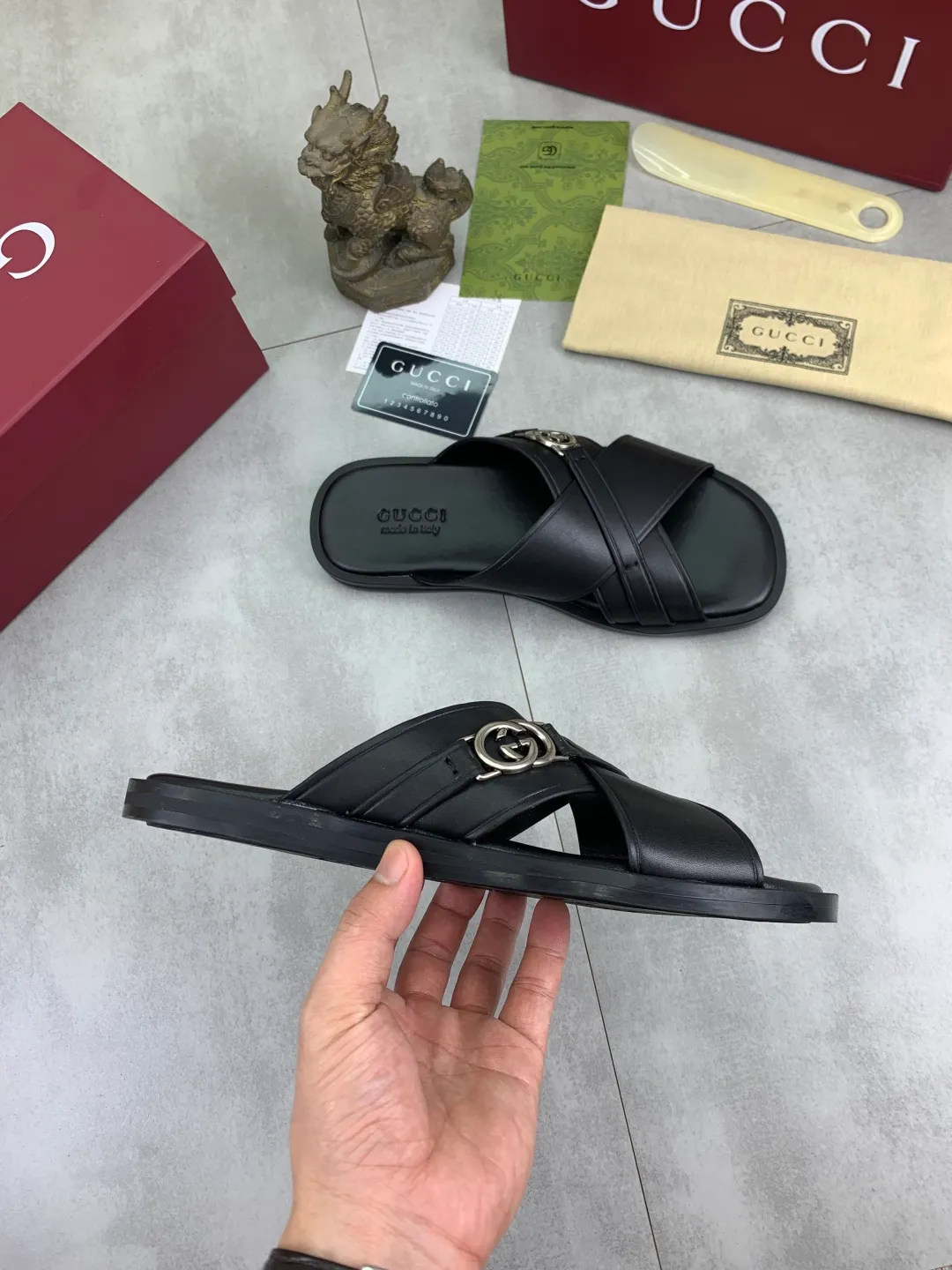 Men's shoes 💰P380💰[New model] High version 🎁🎁🎁 GUCCI New casual hot diamond slippers for the Year of the Snake, original official website, perfect workmanship, transmitting a kind of noble luxury, sublimating its definition of luxury in Gucci's high-end extraordinary craftsmanship. Original Gucci double G combination outsole, code number: 40-44 (45 customized) complete package